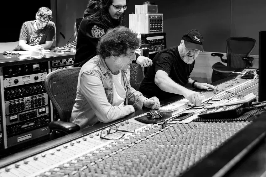 Servicio de mezcla de música para proyectos musicales y producciones de audio